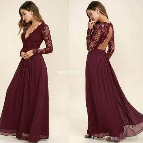 Lulu's Dresses & Skirts - 🍒 Stunning Lace Bodice Dress